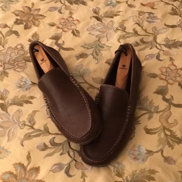 Man’s shoe. Shoe trees not included. - Picture 1 of 4